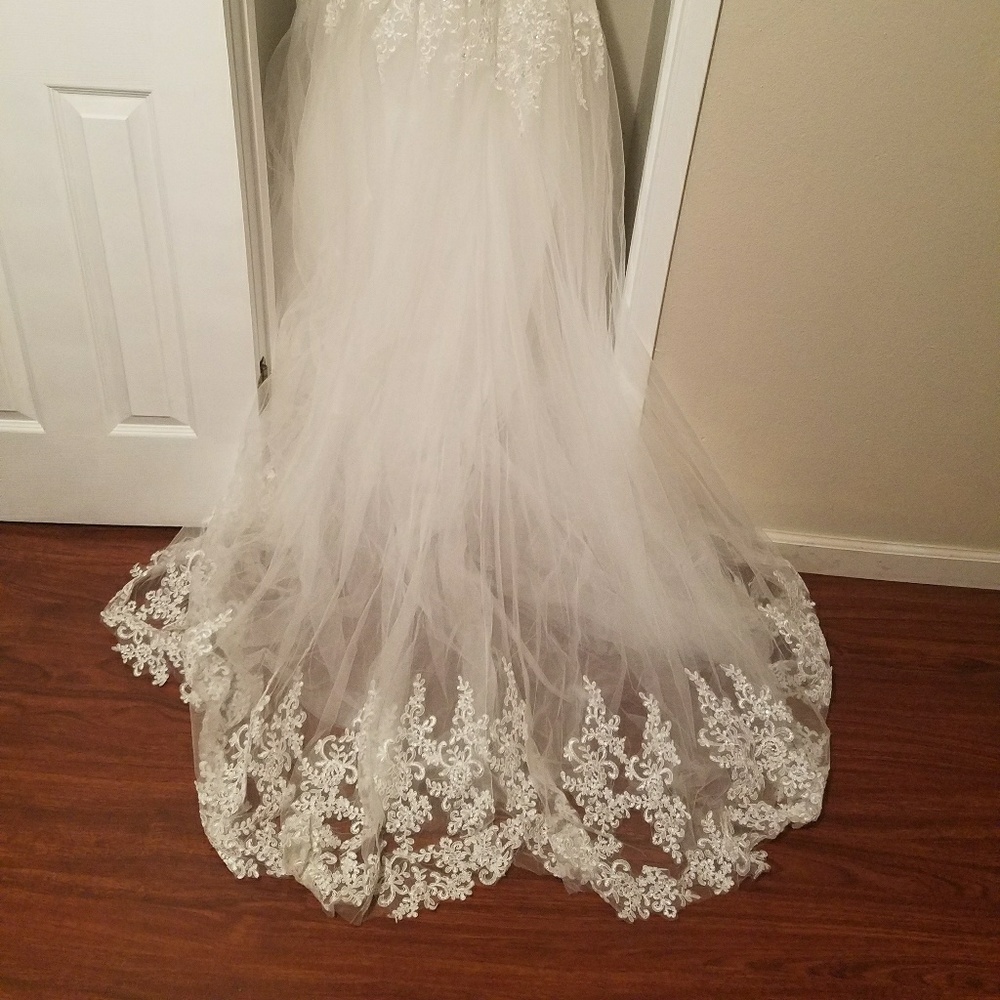 Wedding Dress - Picture 1 of 3